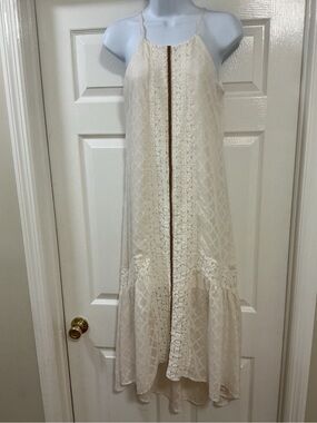 Jolt eggshell lace maxi dress features a distinctive brown vertical accent front
